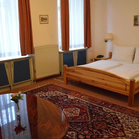 Hotel Pension Walzerstadt Vienna Luaran gambar