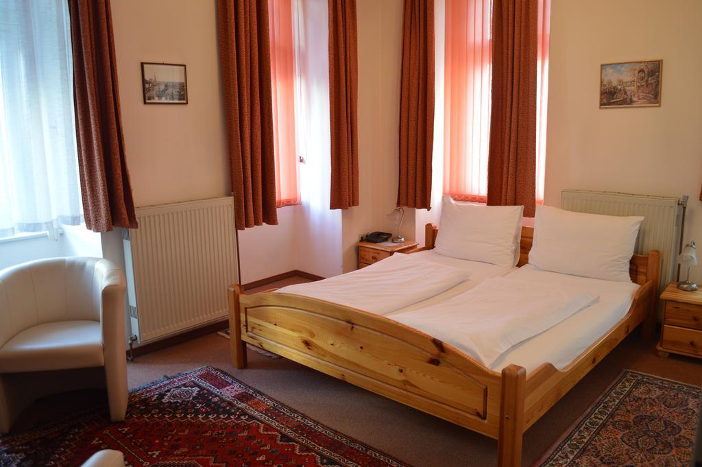 Hotel Pension Walzerstadt Vienna Bilik gambar