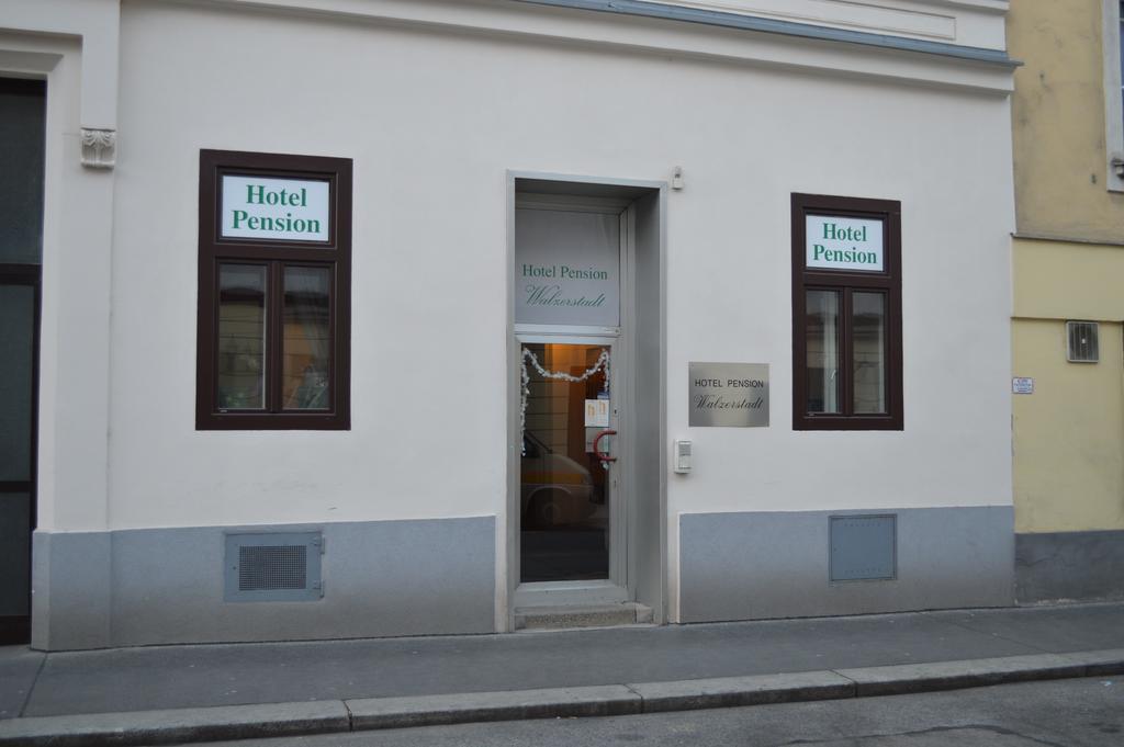 Hotel Pension Walzerstadt Vienna Luaran gambar