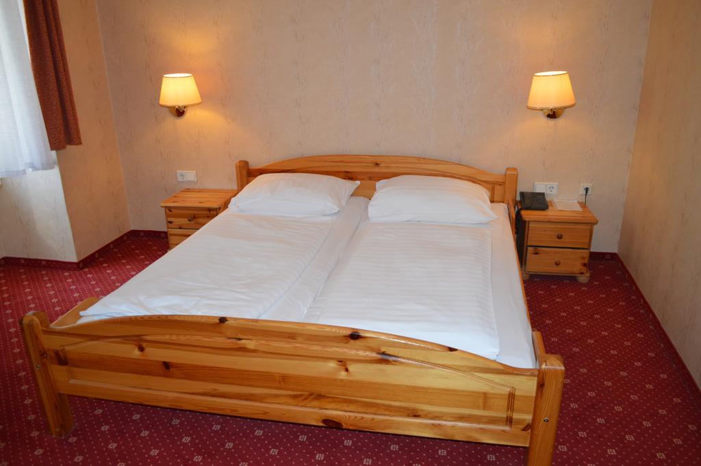 Hotel Pension Walzerstadt Vienna Luaran gambar