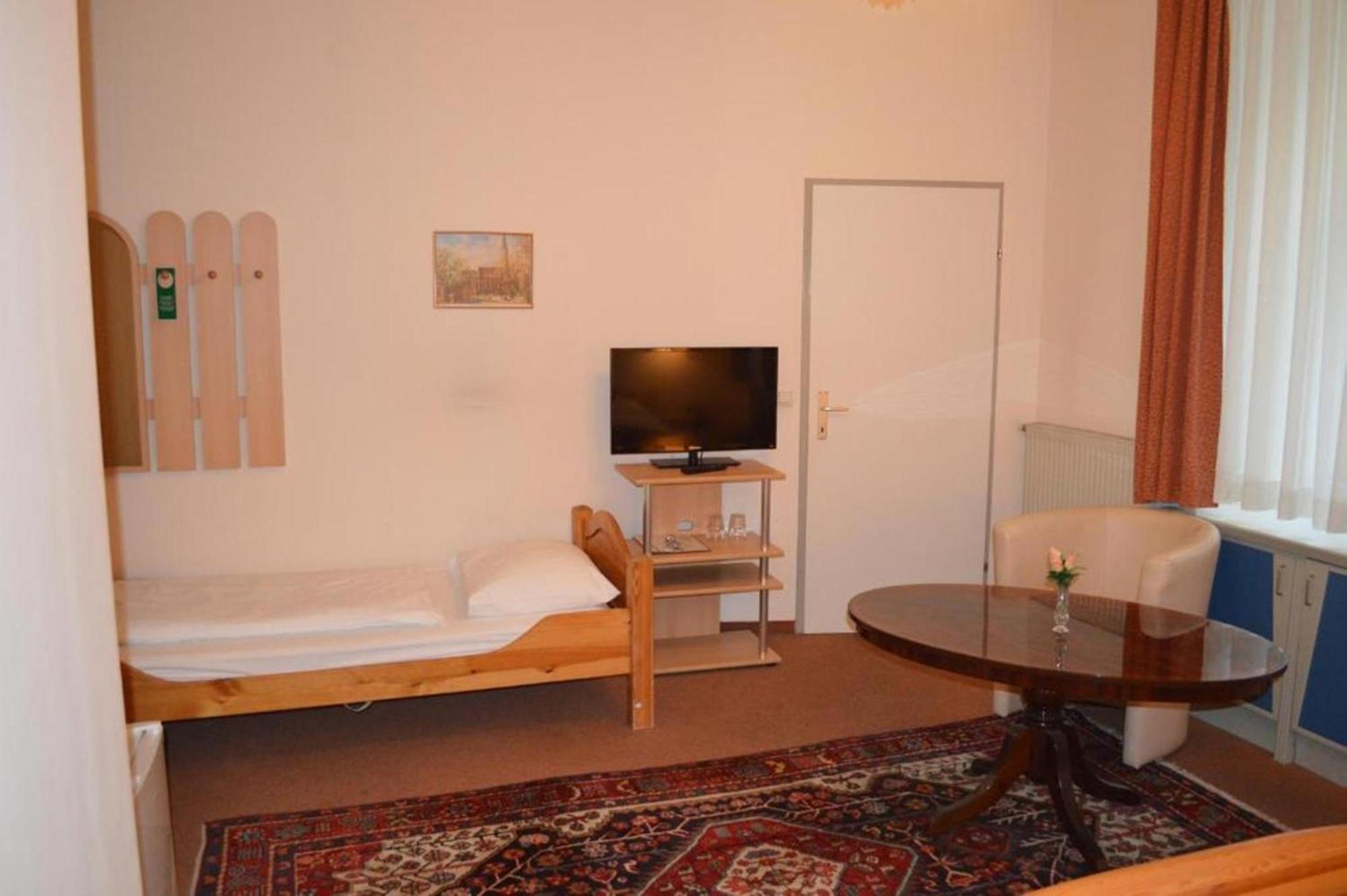 Hotel Pension Walzerstadt Vienna Bilik gambar